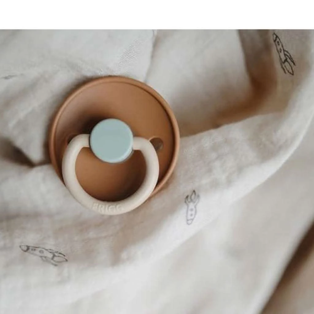Frigg Natural Rubber Pacifier Color Block, Hudson Bay 4 Frigg Natural Rubber Pacifier Color Block, Hudson Bay - Image 2