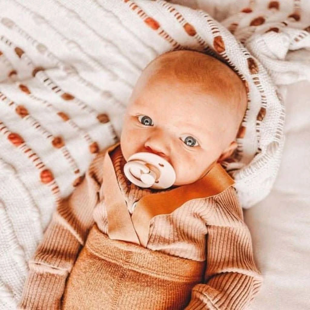 Itzy Ritzy Soother Natural Rubber Pacifier, Set Of 2 4 Itzy Ritzy Soother Natural Rubber Pacifier, Set Of 2 - Image 2