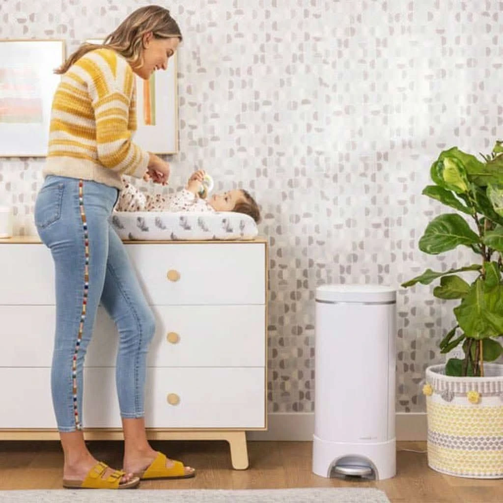 Munchkin UVC Diaper Pail, White 12 Munchkin UVC Diaper Pail, White - Image 10