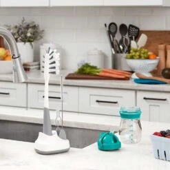 OXO TOT Water Bottle And Straw Cup Cleaning Set With Stand - Gray 16 OXO TOT Water Bottle And Straw Cup Cleaning Set With Stand - Gray -Baby Product Specialty Store oxo tot water bottle and straw cup cleaning set with stand grayoxo62116600anb babyanb baby 718392