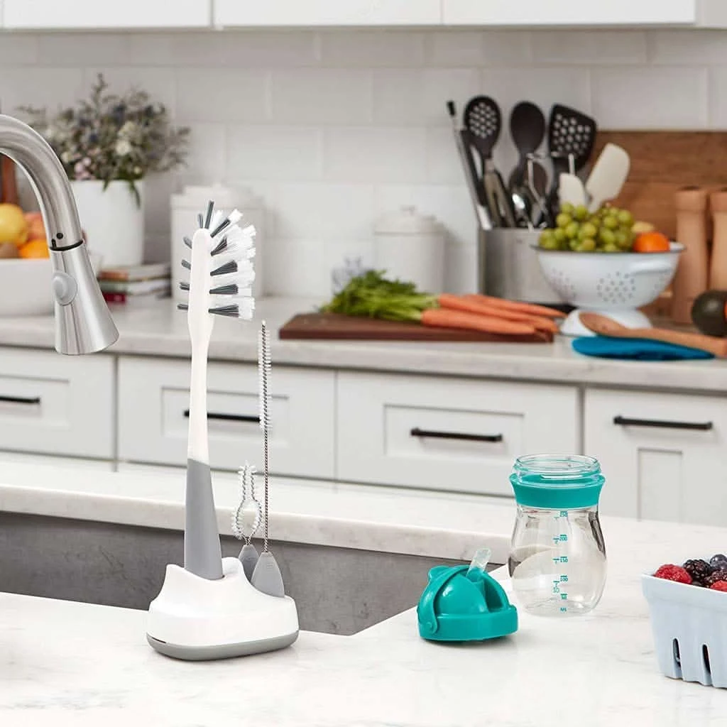 OXO TOT Water Bottle And Straw Cup Cleaning Set With Stand - Gray 9 OXO TOT Water Bottle And Straw Cup Cleaning Set With Stand - Gray - Image 7